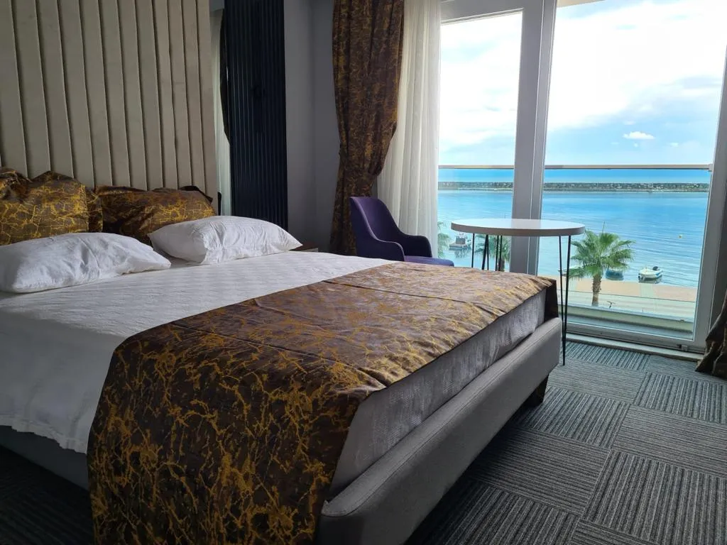 Gold Suite Oda